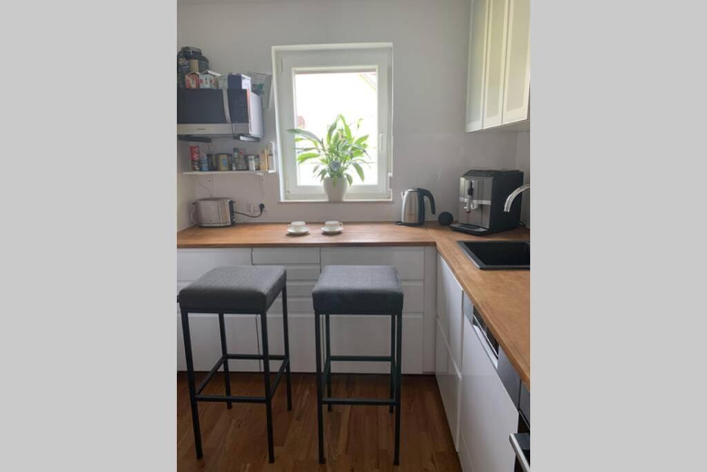 Gemuetliche 3 Zimmer Wohnung Mit Grosszuegiger Terrasse Im Gruenen Reutlingen Dış mekan fotoğraf