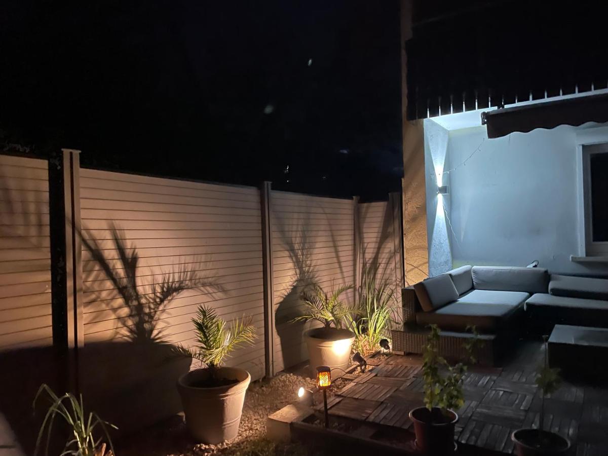 Gemuetliche 3 Zimmer Wohnung Mit Grosszuegiger Terrasse Im Gruenen Reutlingen Dış mekan fotoğraf