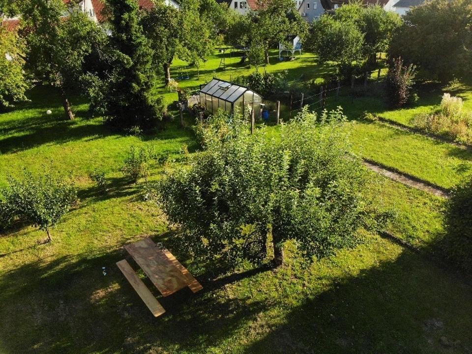 Gemuetliche 3 Zimmer Wohnung Mit Grosszuegiger Terrasse Im Gruenen Reutlingen Dış mekan fotoğraf