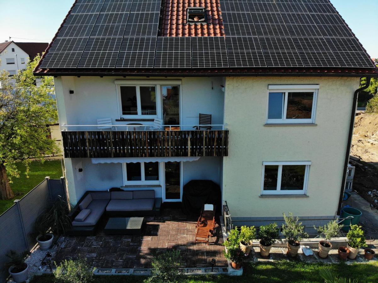 Gemuetliche 3 Zimmer Wohnung Mit Grosszuegiger Terrasse Im Gruenen Reutlingen Dış mekan fotoğraf