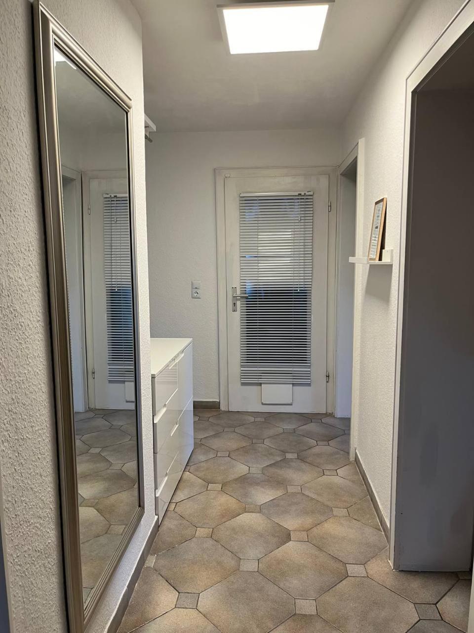 Gemuetliche 3 Zimmer Wohnung Mit Grosszuegiger Terrasse Im Gruenen Reutlingen Dış mekan fotoğraf