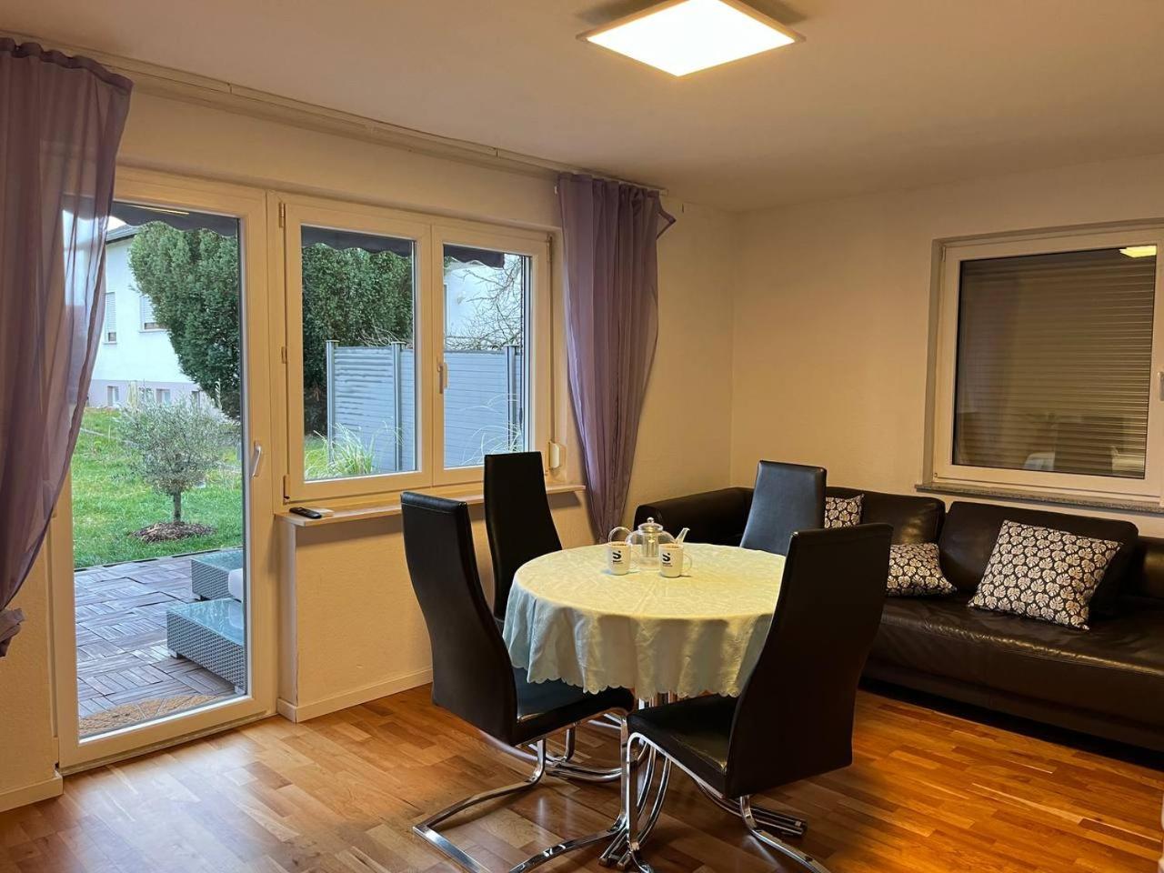 Gemuetliche 3 Zimmer Wohnung Mit Grosszuegiger Terrasse Im Gruenen Reutlingen Dış mekan fotoğraf